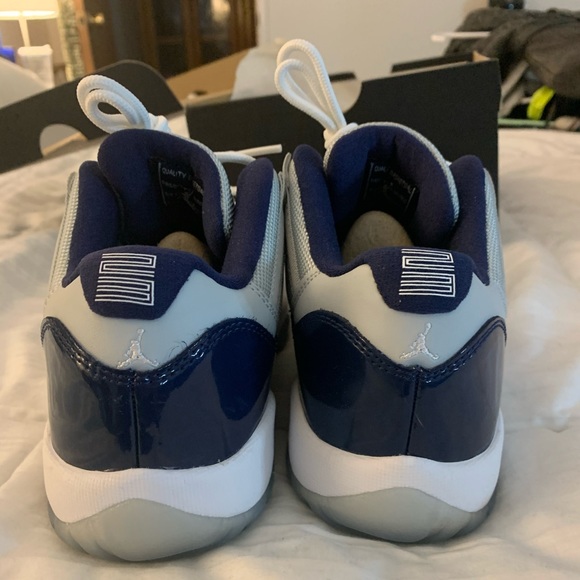 Jordan XI retro lows. Georgetown. Released 2015. - Picture 4 of 8